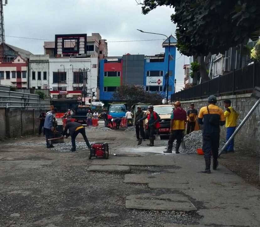 Sempat Bikin Waswas, Lubang di Akses Terminal Margonda Kini Ditambal