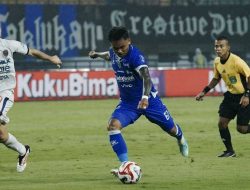 Persib Hanya Mampu Tundukkan Persita Tangerang 1-0