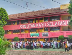 Hari Pertama Masuk Sekolah Usai Lebaran, Siswa SDN 05 Utan Kayu Selatan Antusias Kembali Belajar