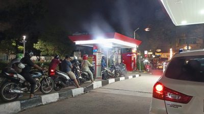 Antrean SPBU di Jakarta Mengular Imbas Isu Kenaikan BBM, Pemerintah Pastikan Harga Belum Naik