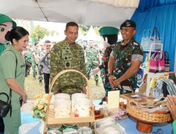 Pangdam Jaya Buka Bazar Murah Ramadan, Prajurit dan Warakawuri Terima Bingkisan