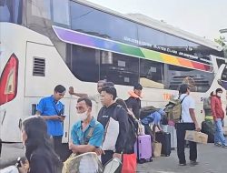 Terminal Lebak Bulus Mulai Dipadati Pemudik, Puncak Arus Balik Diprediksi Akhir Pekan