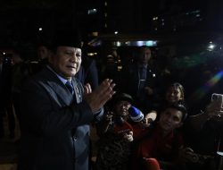 Prabowo Hadiri Resepsi El Rumi–Syifa Hadju, Tegaskan Persahabatan dan Sampaikan Doa Pernikahan