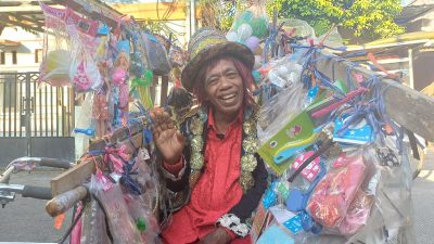 Di Balik Senyum Sulap Pak Tarno: Bertahan dari Sakit, Menghibur demi Hidup dan Harapan