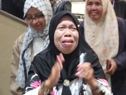 Tangis Haru Iringi Pengesahan UU PPRT, Momentum Baru Perlindungan Pekerja Rumah Tangga