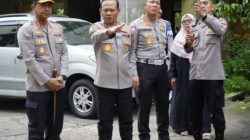 Kapolda Metro Jaya Irjen Asep Edi Suheri Tinjau Kebakaran Aspol Kalideres, Beri Tali Asih ke Korban