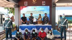 TNI AL dan BAIS Amankan 5 PMI Nonprosedural di Perairan Karimun