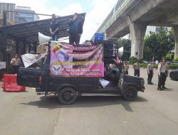 Massa GASKAN Sampaikan Aspirasi di Mabes Polri Terkait Penanganan Kasus