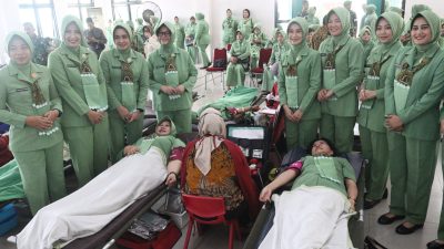 HUT ke-62 Dharma Pertiwi, Persit KCK Rem 052 Gelar Donor Darah Serentak