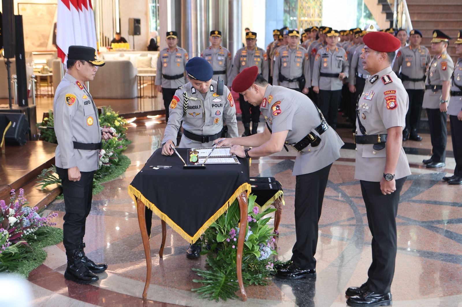 Kapolda Metro Jaya Pimpin Sertijab Tiga Pejabat Utama, Tekankan Integritas dan Kinerja