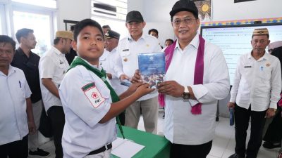 Wamen Viva Yoga Tinjau SDN 10 Pulubala, Tegaskan Komitmen Kementrans di Kawasan Transmigrasi