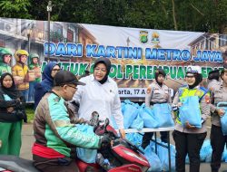 Hari Kartini 2026, Polda Metro Jaya Bagikan 350 Paket Sembako untuk Ojol Perempuan
