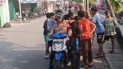 Lansia Terjatuh di Krendang Tambora, Polisi Gercep Antar Pulang