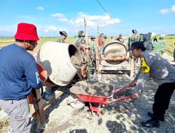 Adukan Semen Simbol Gotong Royong TMMD Bangkitkan Harapan Warga Desa Godo