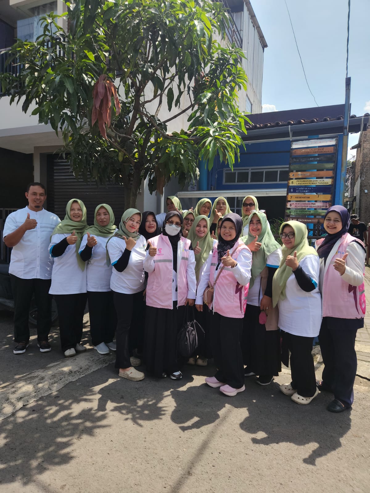 Srikandi PLN di Pasirluyu: Menyalakan Cahaya Kehidupan di Posyandu Combrang