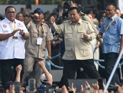 Presiden Prabowo Subianto Berbaur dengan Buruh di May Day 2026, Tekankan Kedekatan dan Dialog Sosial