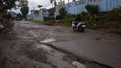 Jalan Kalapanunggal Rusak Berat dan Rawan Kecelakaan, Perlu Perbaikan Segera