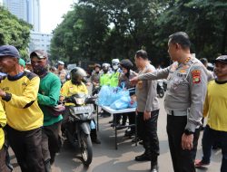 Kombes Budi: Ojol Punya Peran Penting, Polda Metro Bagi 350 Sembako