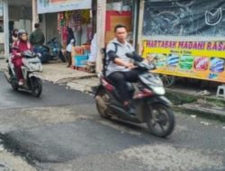 DPUPR Cepat Tanggal: Jalan Rusak di Stasiun Citayam Depok Mulai Diperbaiki