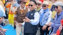 Keren Habis Daaahh!: Walikota Depok Supian Suri Tampil Nyentrik di Fashion Show Lebaran Depok