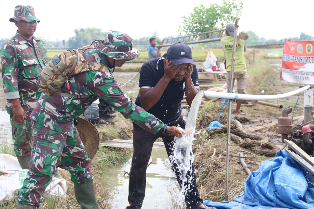 Manunggal dengan Rakyat, Satgas TMMD Kodim Pati Berhasil Alirkan Air Bersih di Desa Godo