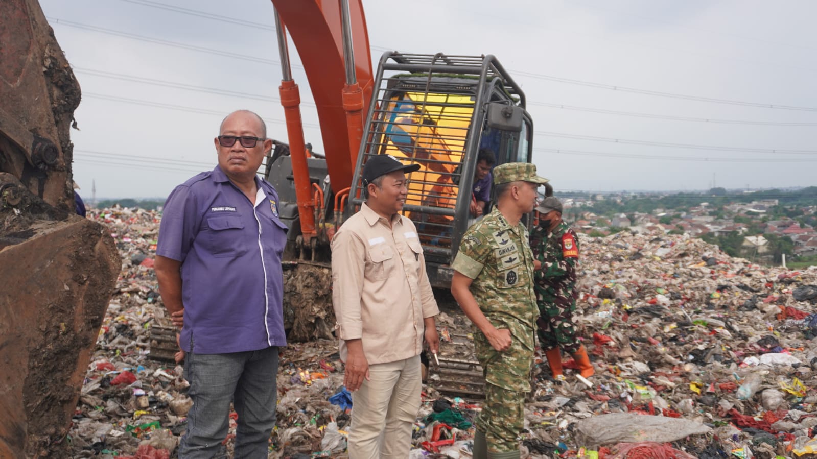 Dandim 0508/Depok Kolonel Inf Ginanjar Wahyutomo Gaungkan Percepatan Penanganan Sampah dari TPA Cipayung