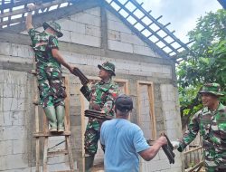 Atap Mulai Terpasang, Rumah Ibu Sarmini Hasil Program TMMD Kian Mendekati Rampung
