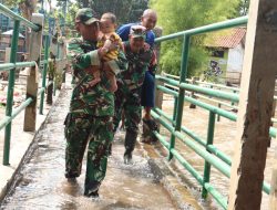 Kodim 0506/Tangerang Bergerak Cepat Atasi Banjir Cipondoh, Warga Dievakuasi