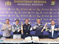 Polda Metro Bongkar Penyelundupan Merkuri, Barang Disamarkan Dalam Karpet