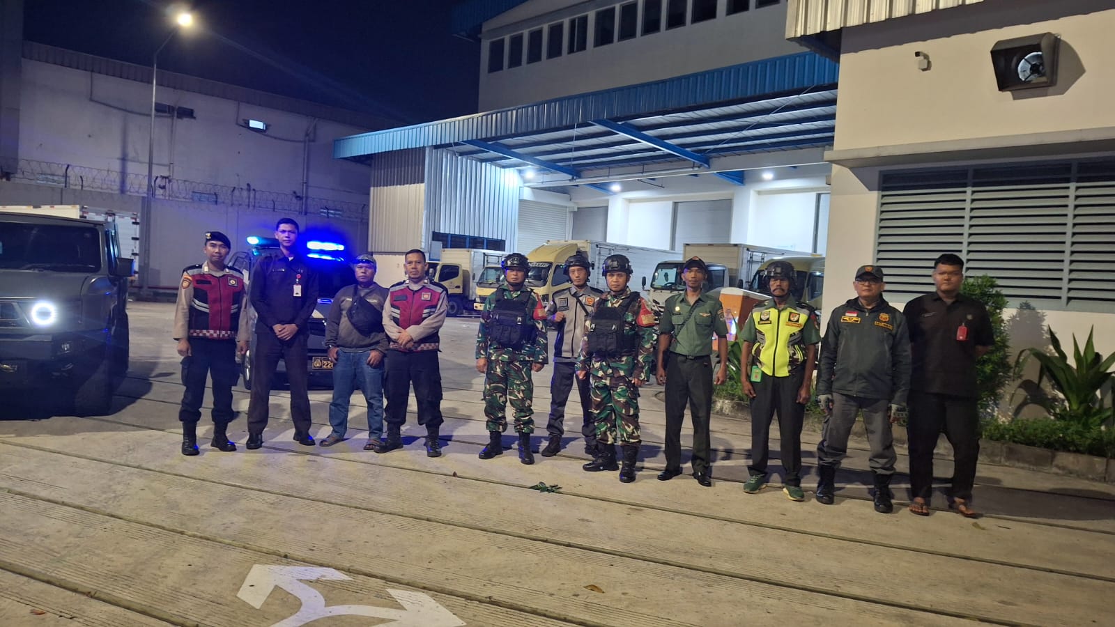 Patroli Komduk Koramil 03/Sukmajaya Sasar Obyek Vital dan Pusat Keramaian