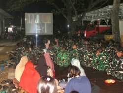 Nobar Jadi Momen Kebersamaan Satgas TMMD dan Warga Desa Godo