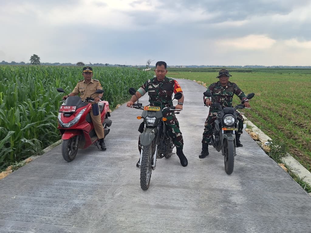 Dansatgas TMMD Apresiasi Gotong Royong Warga dalam Pembangunan Jalan Beton