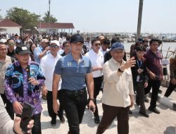 AHY Dorong Penguatan Infrastruktur Pesisir saat Tinjau Kampung Nelayan Tanjung Kait