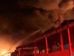 Ledakan Kebakaran Gudang Paket di Jakbar, Api Diduga Berasal dari Pabrik Tipe