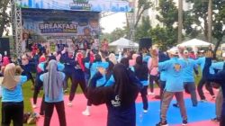 Acara CFD Jakarta GARUDA Bagikan Lima Ribu Bibit Pohon dan Ribuan Makanan Gratis