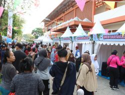 Ribuan Warga Serbu Pasar Rakyat Hari Bhayangkara ke-80 di Cengkareng