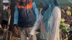 Cegah Banjir, Lurah Baktijaya Pantau Saluran Air di Sejumlah Titik Lakukan Aksi Kebersihan