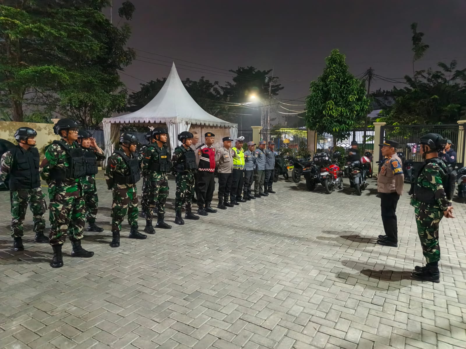 Koramil dan Polsek Sukmajaya Gelar Patroli Maung Jaga Stabilitas Wilayah