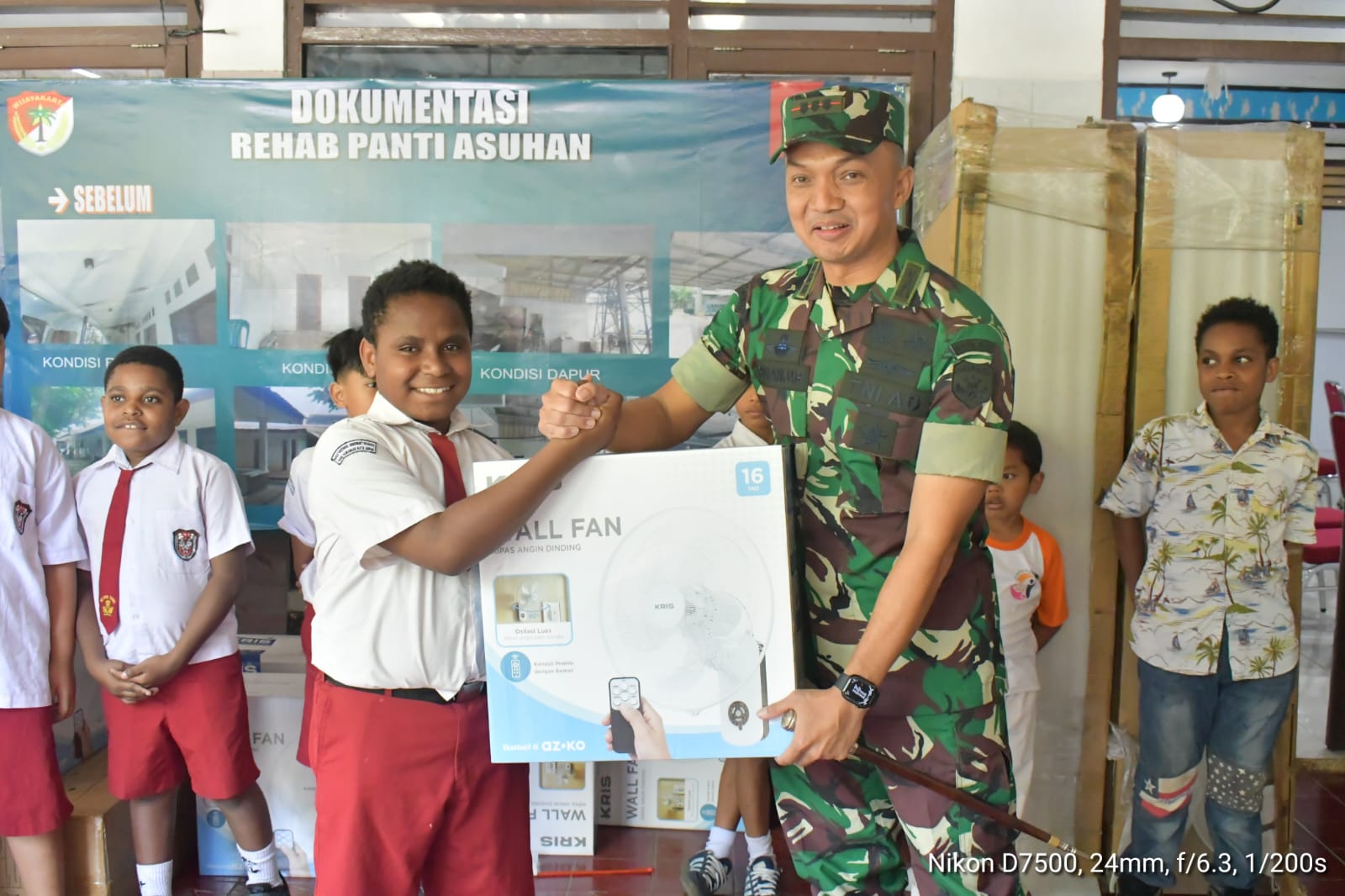 Panti Asuhan Karena Doa Terima Bantuan Korem 051/WKT, Anak-anak Rasakan Kehangatan Kepedulian TNI
