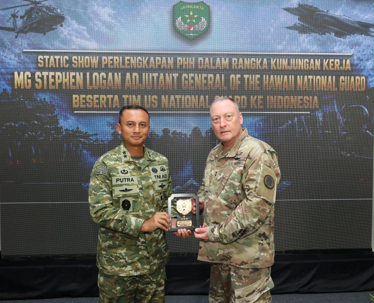 Kodam Jaya dan Hawaii National Guard Pererat Kerja Sama Lewat Demonstrasi Perlengkapan PHH