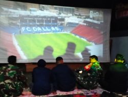 Dari Layar Nobar ke Semangat Kebangsaan, Koramil 05/Sawangan Dekatkan Diri dengan Warga