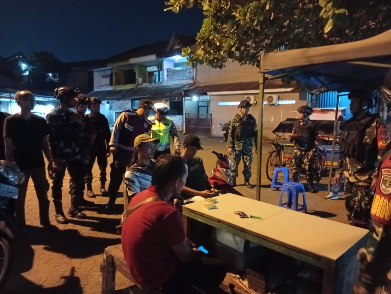 Koramil 03/Sukmajaya dan Polsek Sukmajaya Kerahkan Maung, Antisipasi Gangguan Kamtibmas