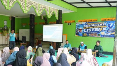 Tingkatkan Kesadaran Keselamatan Ketenagalistrikan, PLN UP2B Jakban Edukasi Warga Sekitar SUTET di Pondok Petir