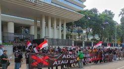 Ratusan Massa Gelar Aksi di Kejaksaan Agung, Sampaikan Tuntutan Terkait Febrie Adriansyah