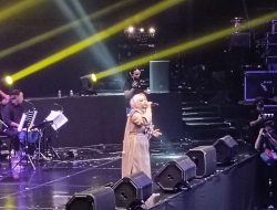 Ikke Nurjanah Terjatuh Saat Nyanyikan ‘Selalu Milikmu’ di Konser 3 Kembang, Tetap Profesional Lanjut Bernyanyi