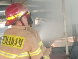 Terkena Percikan Las, Toko Aluminium di Sawangan Terbakar