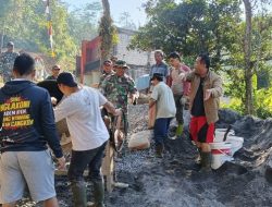 Kebersamaan Satgas TMMD dan Warga Ringankan Pengerjaan Jalan Penghubung Watuduwur-Kalibawang