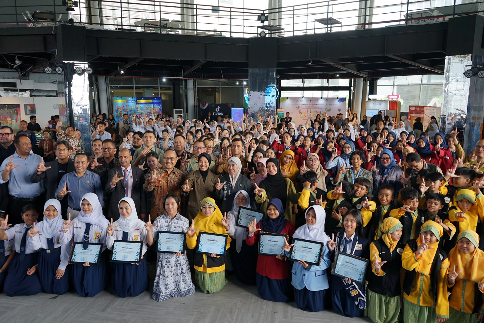Komdigi Gandeng Klinik Digital, Literasi PP TUNAS Kini Tersedia dalam 20 Bahasa Daerah