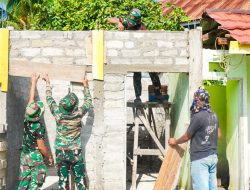 Pemasangan Besi Slot Atas MCK Masjid Quba Terus Dikerjakan Satgas TMMD Ke-129