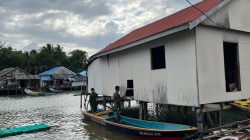 Renovasi RTLH di Desa Polewali Masuki Tahap Pemasangan Dinding dan Aplus